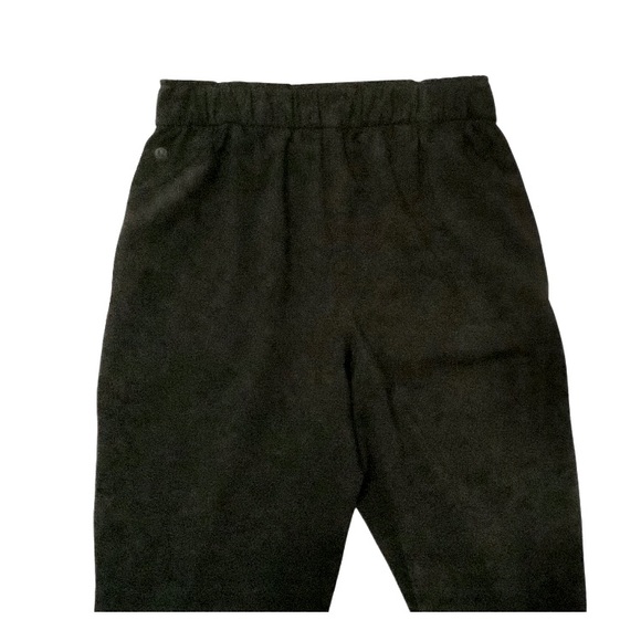 Lululemon Athletica On The Fly Woven 25” Black Pants in Size 8 - Picture 7 of 8